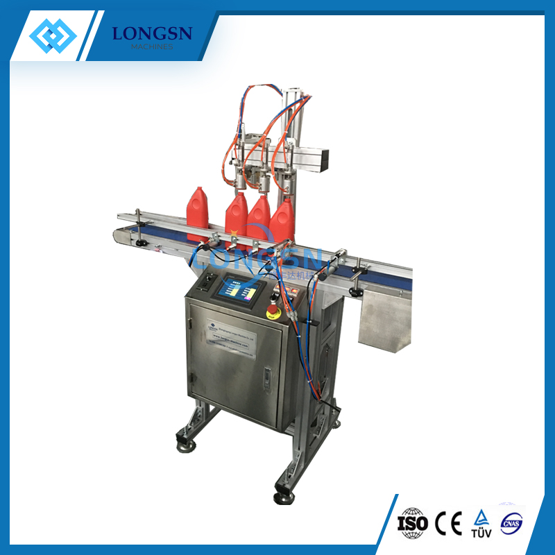 Automatic leakage testing machine for plastic bottle